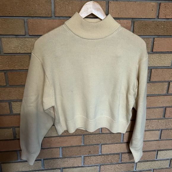 Aritzia Wilfred Free Harper Mock Neck Crop Knit 100% Wool Crop Sweater Size XS - Picture 3 of 6